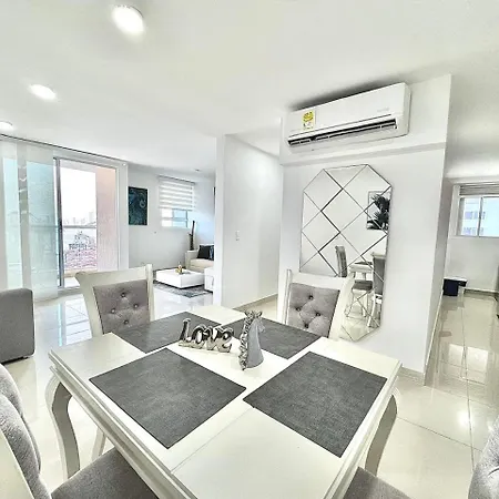 Apartment Lujoso Empresarial En *